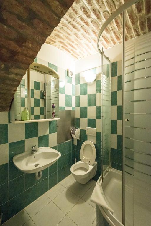 Double Room Private Bathroom