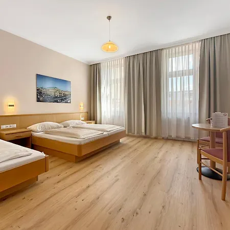 Hotel-Pension Fuenfhaus-2